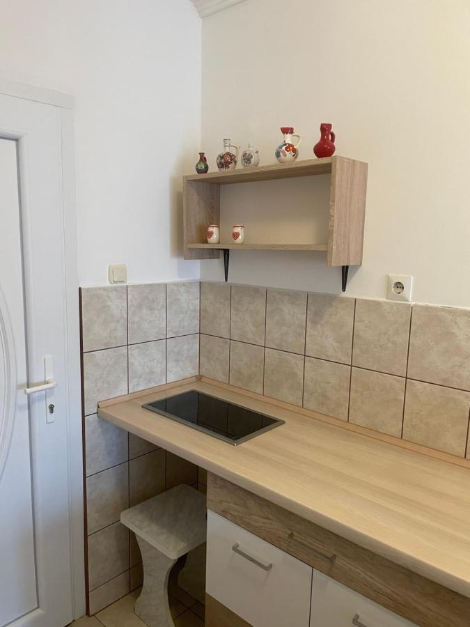 Jokai Apartment *
